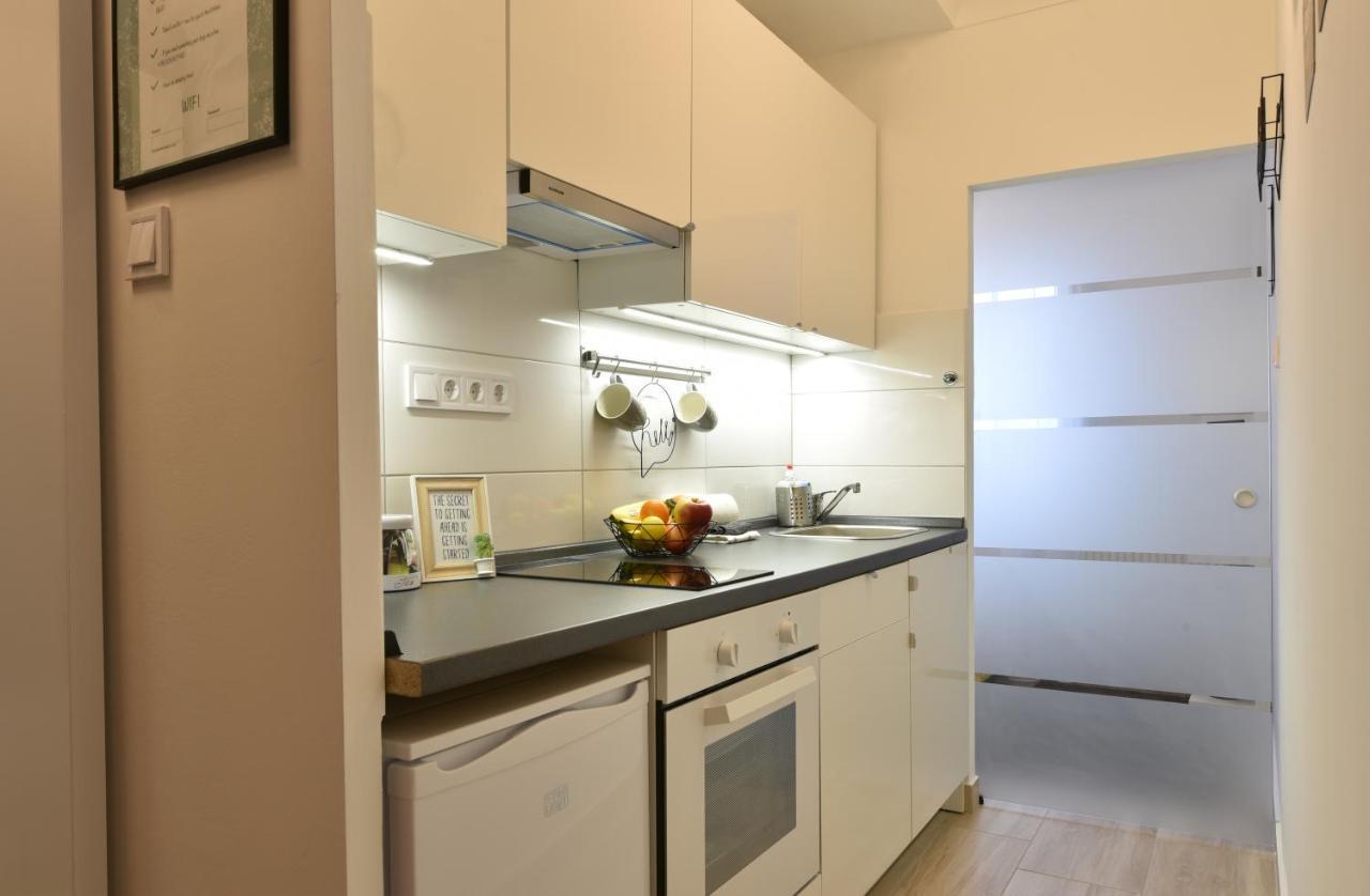 Kiralykut 2 Apartman - Ingyen Parkolas, Bicajok, Ac Секешфехервар Экстерьер фото